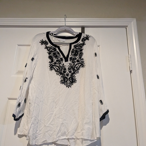 Charter Club Tops - Embroidered White and Black Women's Top
